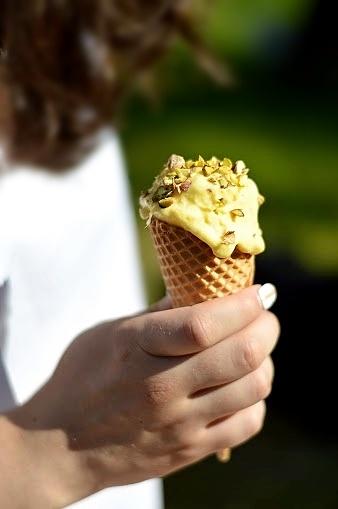 Wegańskie lody z karmelizowanym mango - blogerzy o deserach roślinnych