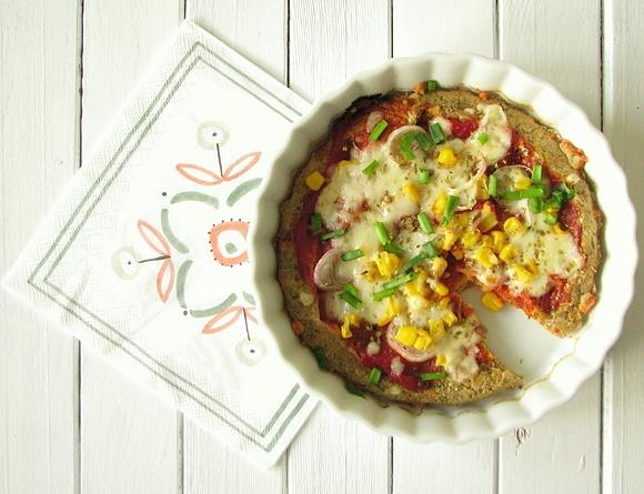 Omlet śniadaniowy jak pizza