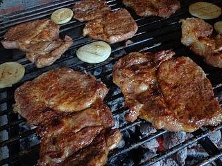 Karkówka na grilla marynowana, grillowanie mięsa