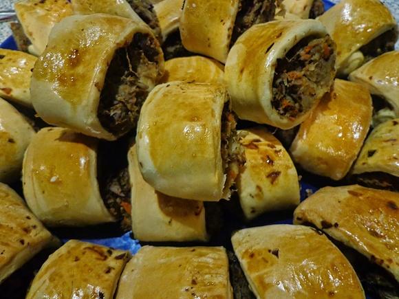 Paszteciki drożdżowe z kapustą i grzybami