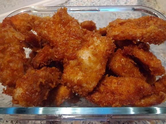 Nuggetsy z kurczaka panierowane w płatkach kukurydzianych