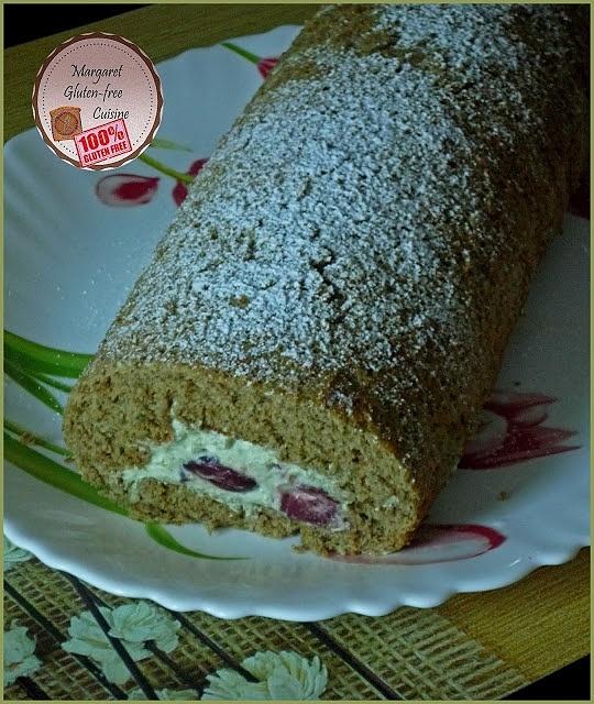 Rolada matcha z wiśniami