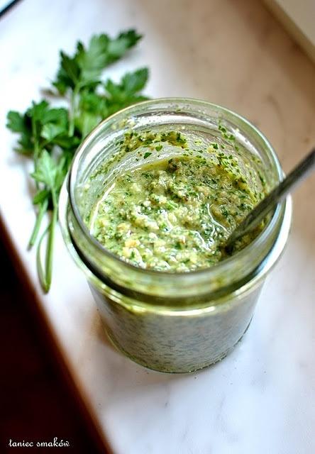 Pesto pietruszkowe z pieczonym dorszem