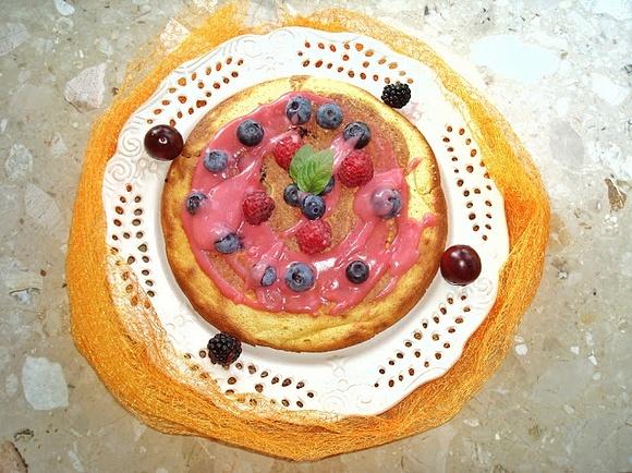 Omlet z porzeczkowym kremem