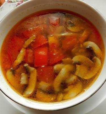 Zupa z pasty Tom Yum