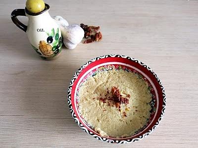 Hummus z pieczonym kalafiorem