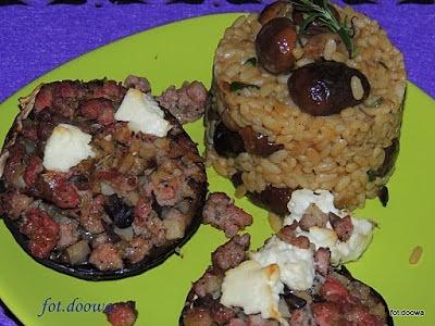 Pieczarki portobello z grzybowym pilawem