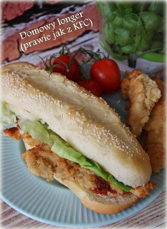 Domowy longer jak z kfc z pomidorem i ogórkiem