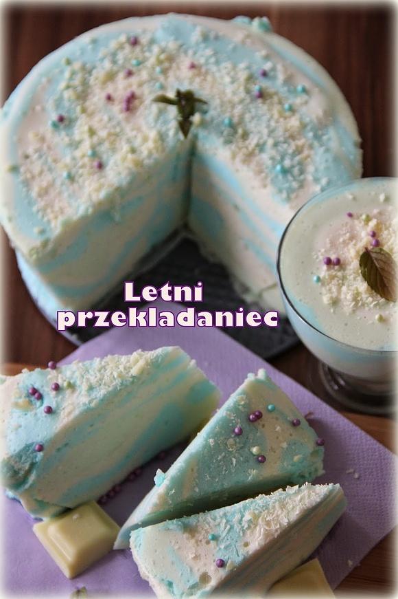 Letni przekładaniec z musowym smakiem i owocami