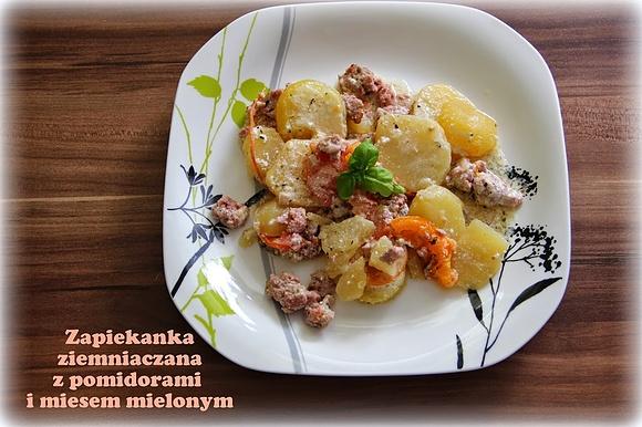 Zapiekanka ziemniaczana z pomidorami i mięsem mielonym