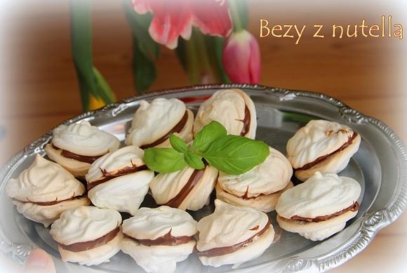 Podwójne bezy z nutellą