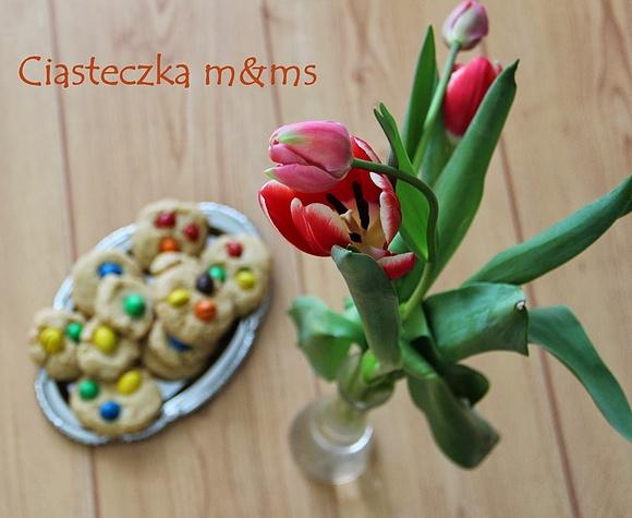 Kruche ciasteczka z m&ms - kolorowe i łatwe do zrobienia