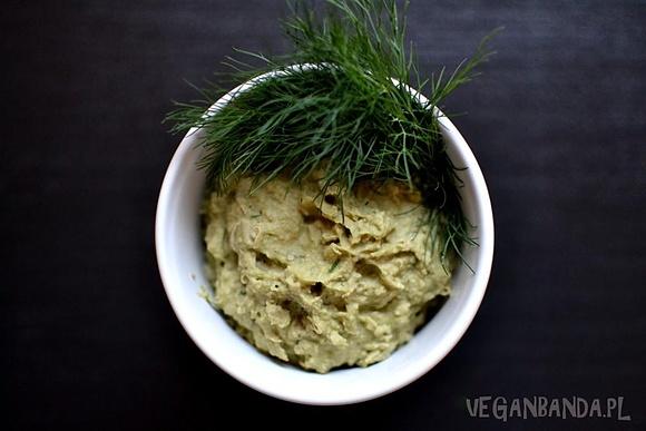 Hummus z bobu