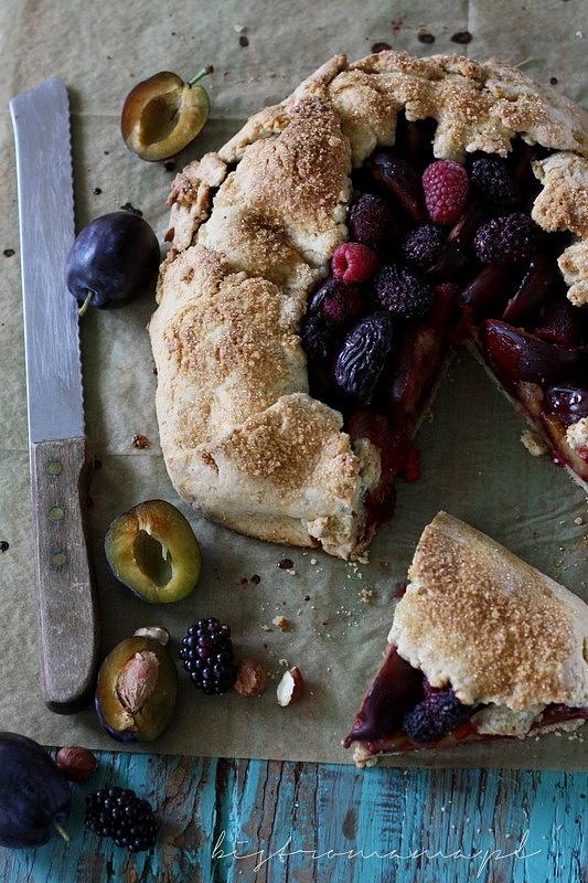 Orzechowe galette z owocami