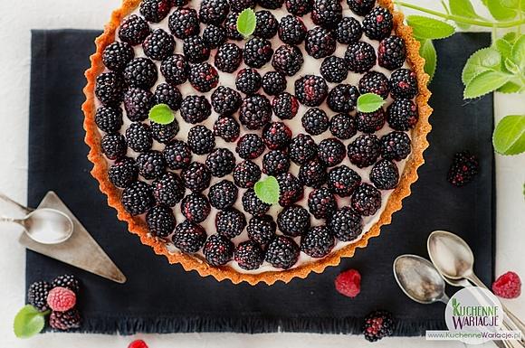 Bezglutenowa tarta z galaretką malinową, mascarpone i jeżynami
