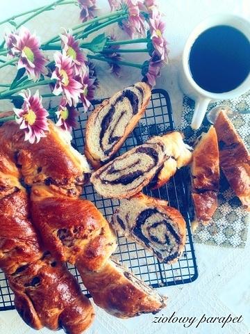 Zawijana drożdżówka z czekoladą