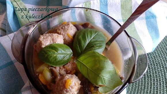 Zupa pieczarkowa z kuleczkami mięsnymi