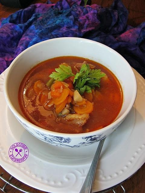 Zupa gulaszowo-warzywna