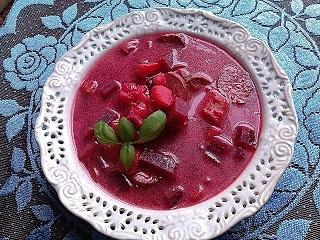 Zupa buraczkowo-pieczarkowa