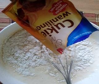 Placuszki na zsiadłym mleku z jabłkami