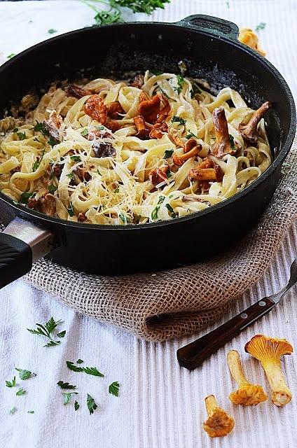 Tagliatelle z kurkami i kurczakiem curry