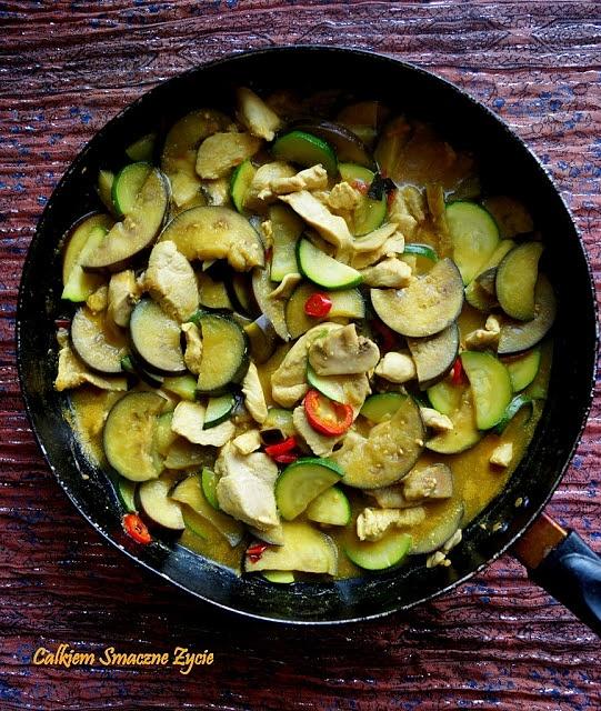 Kurczak curry z bakłażanem - przepis na danie główne