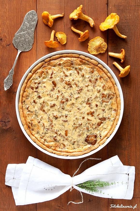 Tarta z kurkami i serem owczym