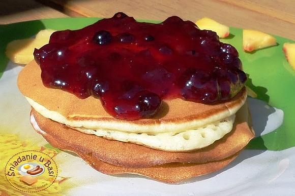 Klasyczne pancakes z żurawiną w żelu