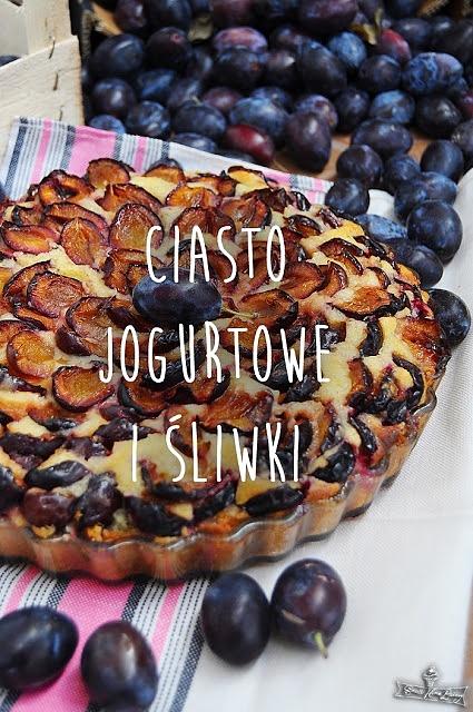 Ciasto jogurtowe ze śliwkami