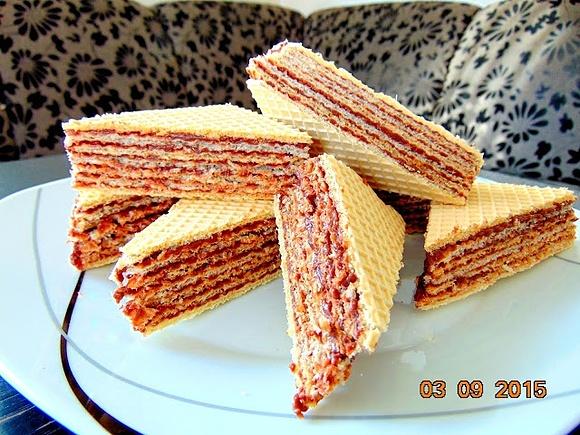 Pischinger - ciasto wafli z masą czekoladową i mlekiem w proszku