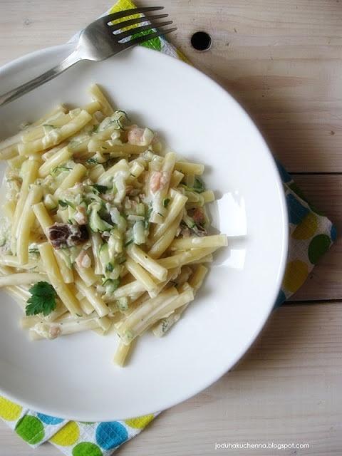 Makaron z łososiem, cukinią i mascarpone