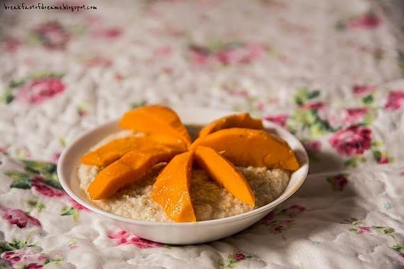 Wegańskie ptasie mleczko z płatków jaglanych z mango