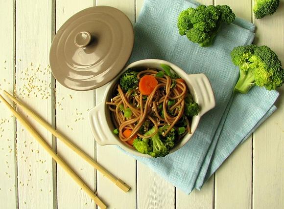 Makaron soba z brokułami – szybki japoński obiad