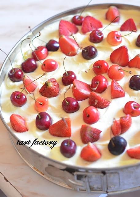 Tiramisu z truskawkami i czereśniami