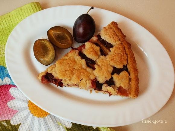 Tarta ze śliwkami i kruszonką