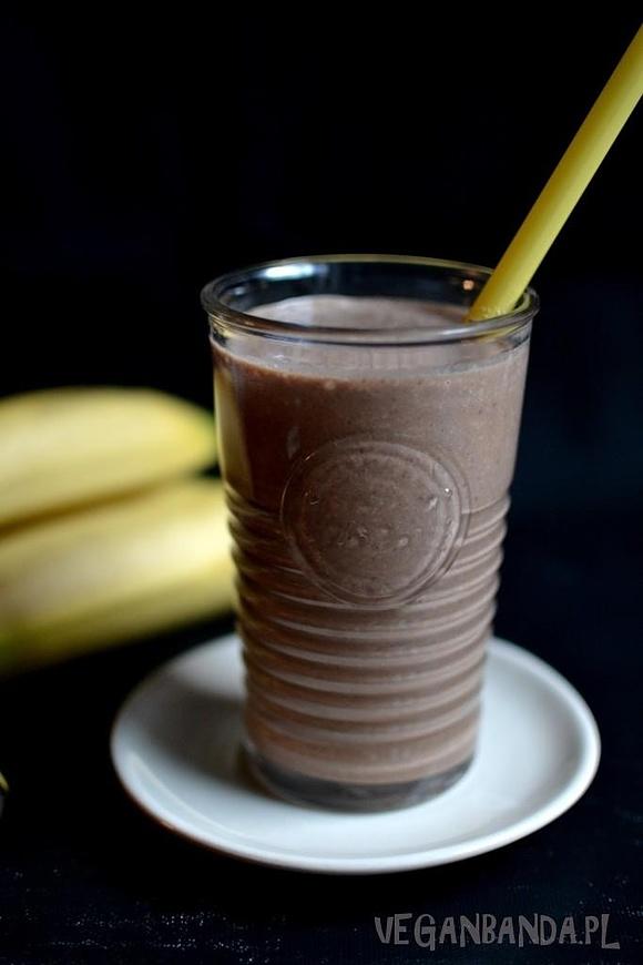 Koktajl bananowy z karobem
