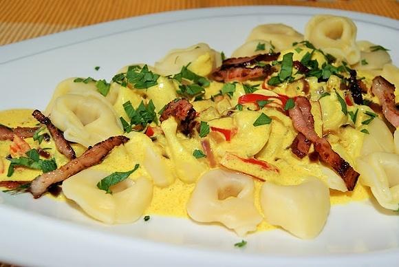 Tortellini w sosie serowym