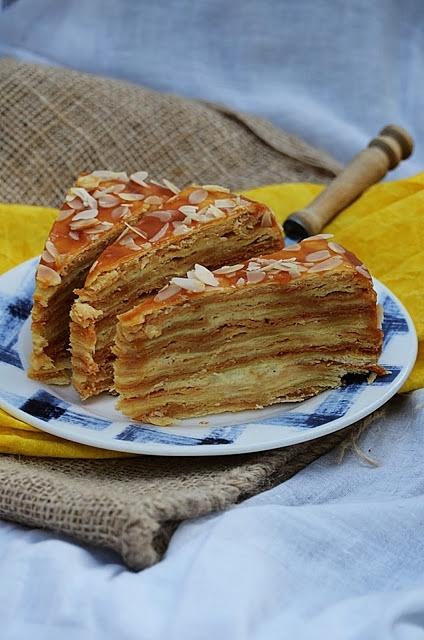 Tort kajmakowy z masą budyniową 18 warstwowy
