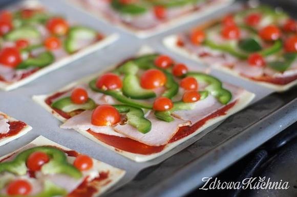 Minipizze na cieście francuskim