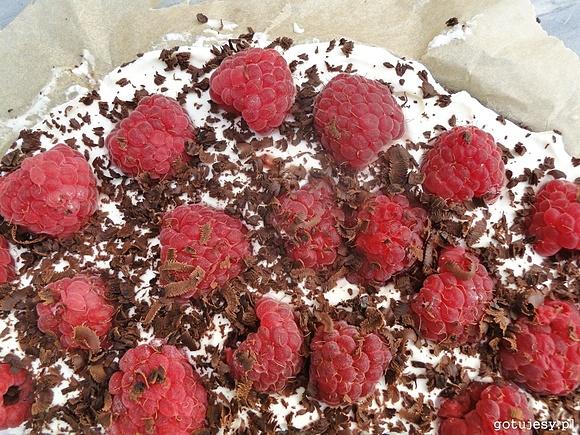 Tarta z malinami bez pieczenia
