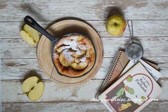 Pieczony omlet z jabłkami na śniadanie