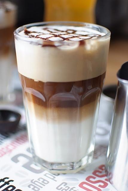 Trójwarstwowe latte z marakui - jak zrobić w domu