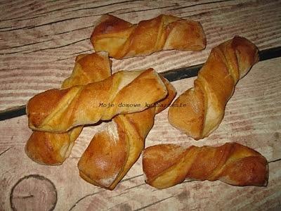 Drożdżówki z serkiem waniliowym, makiem lub marmoladą