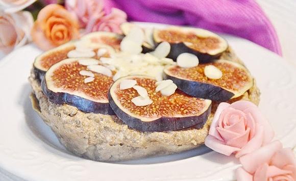 Ciasto konopno-kokosowe z musem tofu i śliwkami