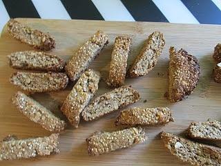 Domowe razowe biscotti