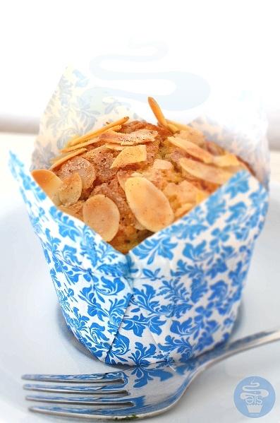 Muffinki z rabarbarem lub jabłkiem