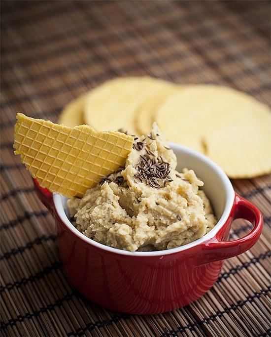 Pasta z łuskanego grochu z kminkiem