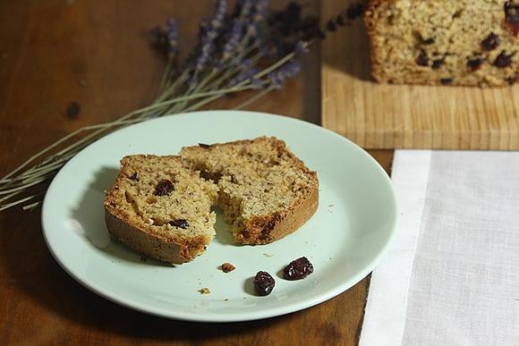 Chlebek bananowy z żurawiną