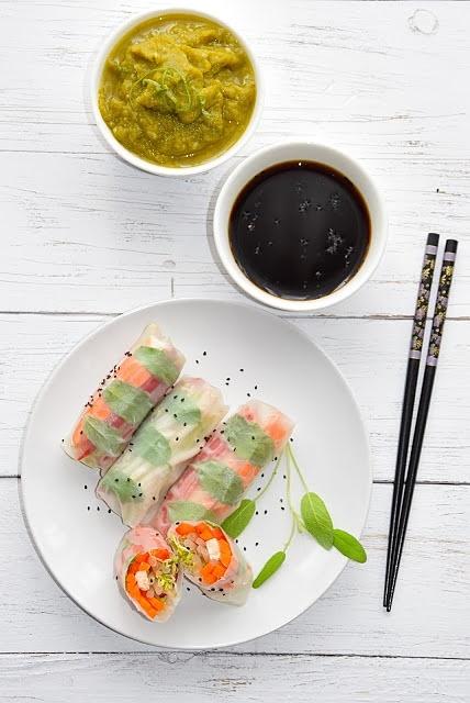 Spring rolls z kurczakiem zdrowy lunch