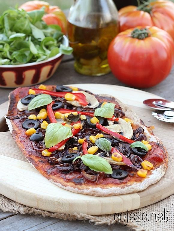 Pizza bez sera - przepis na zdrową wegańską wersję